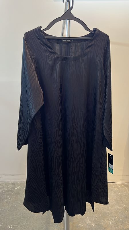 שמלת משולשים ג'קארד מנומר שחור